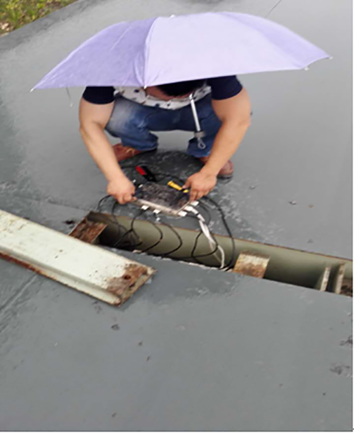 蘇州金鉆冒雨汽車衡維修現(xiàn)場(chǎng)